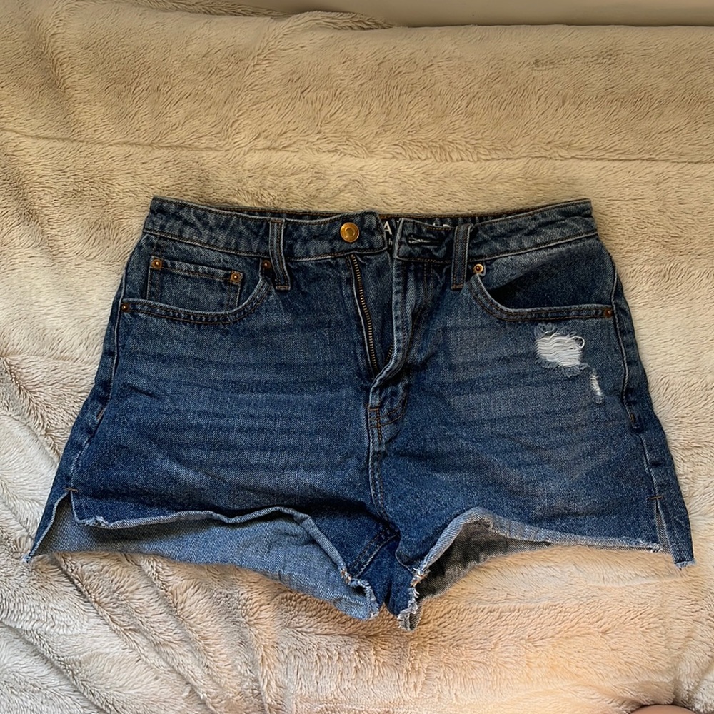 Real denim with slits on the side high waisted shorts.